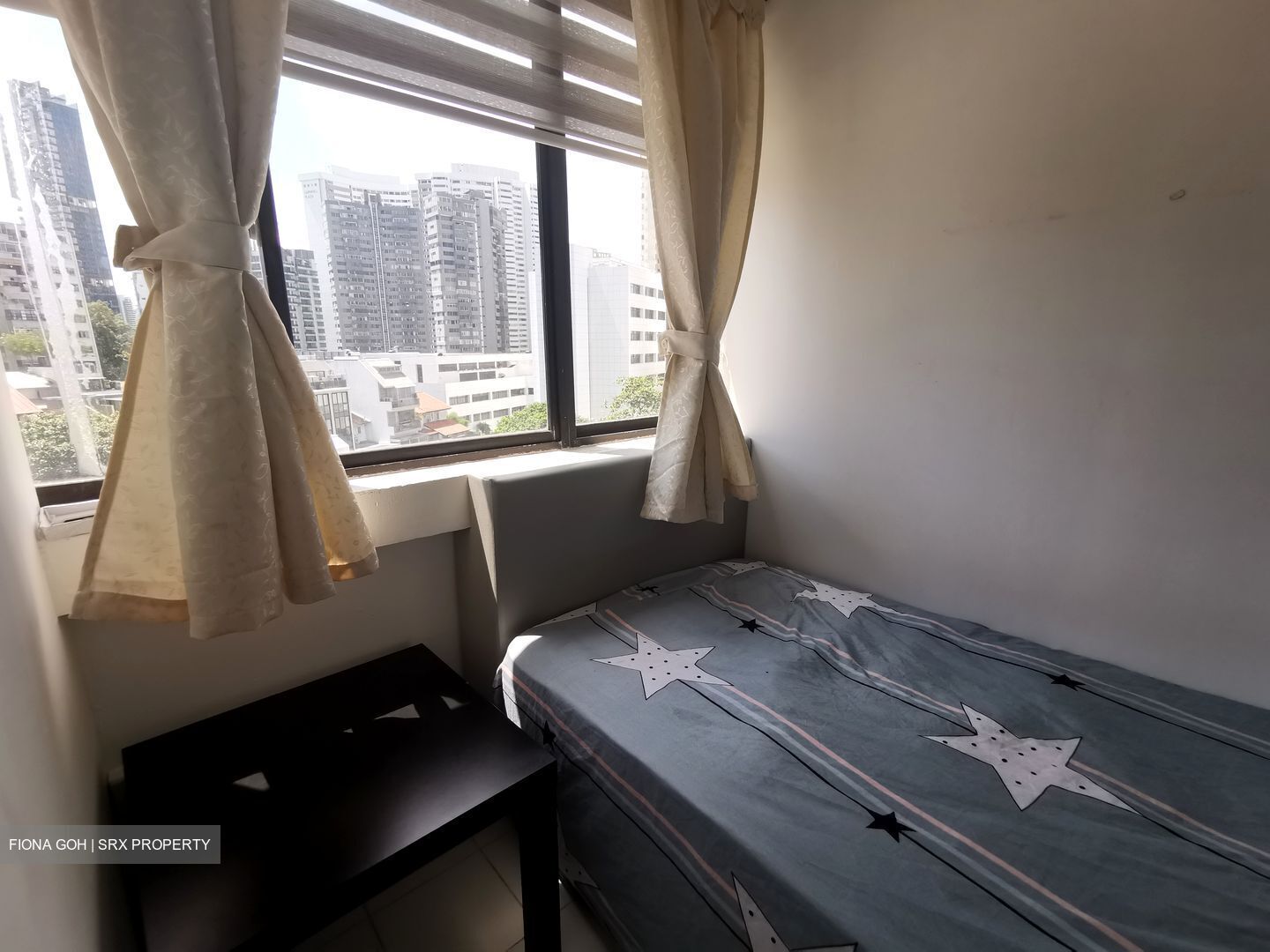 Lucky Plaza (D9), Apartment #556627461